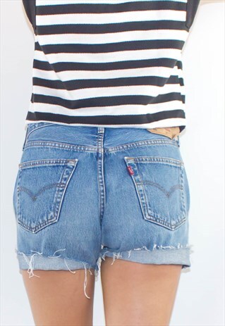 VINTAGE WORN IN STONEWASH LEVI SHORTS