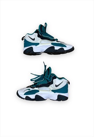 NIKE AIR SPEED TURF VINTAGE 2018 GREEN AND WHITE TRAINERS