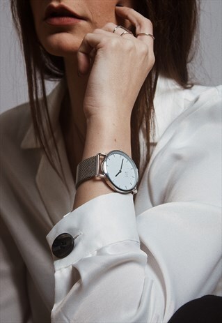 MESH SILVER VINTAGE WATCH