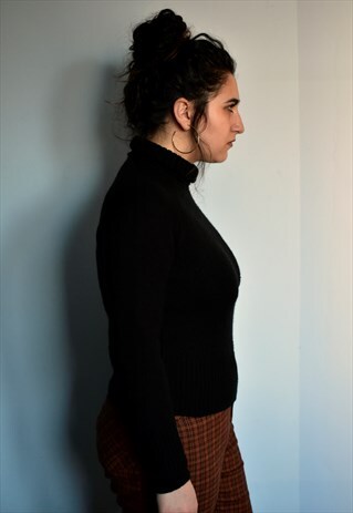 VINTAGE 90'S COZY BLACK TURTLENECK