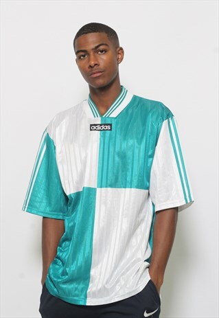 VINTAGE ADIDAS T-SHIRT