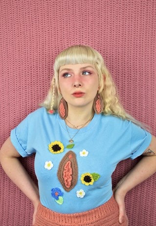 MEDIUM FLOWER CROCHET TEE