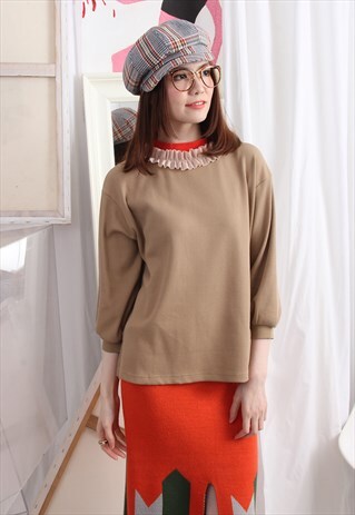 (KOREAN) CONTRAST RUFFLE TRIM NECK TOP