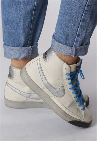 NIKE HI TOPS TRAINERS UK 7.5, US 10. (BVEO)