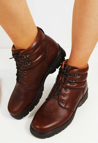 VINTAGE CLARKS MAHOGANY BROWN LEATHER LACE UP BOOTS