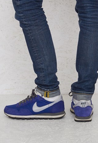 VINTAGE BLUE NIKE AIR TRAINERS