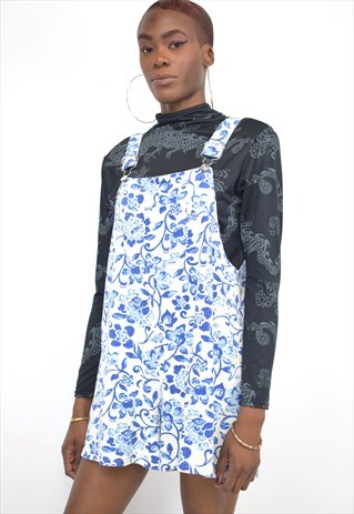 VINTAGE 90S BLUE WHITE FLORAL DUNGAREE SHORTS