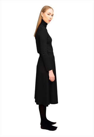 BLACK TURTLENECK