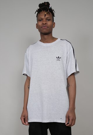VINTAGE 90'S ADIDAS STRIPED OVERSIZED LIGHT GREY T-SHIRT