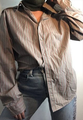 VINTAGE Y2K UNISEX PIN STRIPE GREY AND RED SHIRT