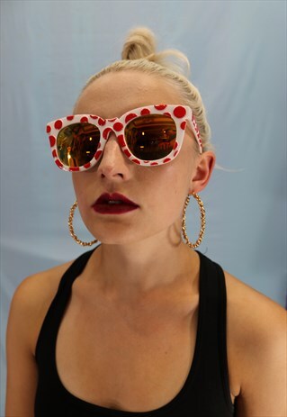 STATEMENT MIRRORED SUNGLASSES IN RED AND WHITE