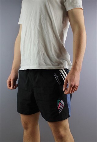 VINTAGE ADIDAS SHORTS IN BLACK WITH POCKETS, EMBROIDERED LOG