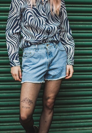VINTAGE BLUE DENIM SHORTS