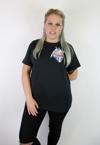 FAIRY HEART BLACK POCKET TEE