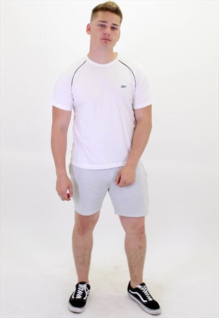 VINTAGE REEBOK T-SHIRT