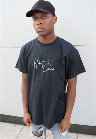 CLASSIC TSHIRT IN BLACK WITH SCRIPT PRINT