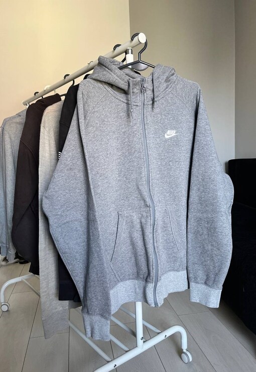 garment image