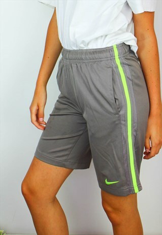 VINTAGE NIKE SHORTS W TICK LOGO FRONT & BACK