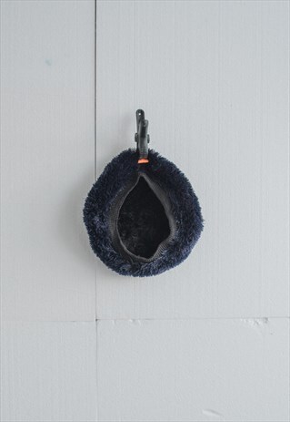 VINTAGE 90S GRUNGE FLUFFY BERET IN BLACK AND DARK BLUE