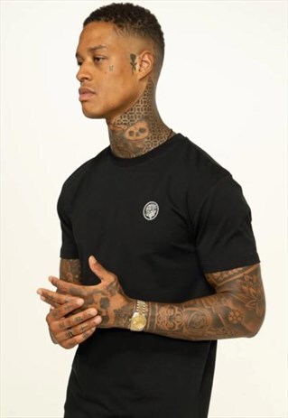 BLACK ESSENTIAL T-SHIRT