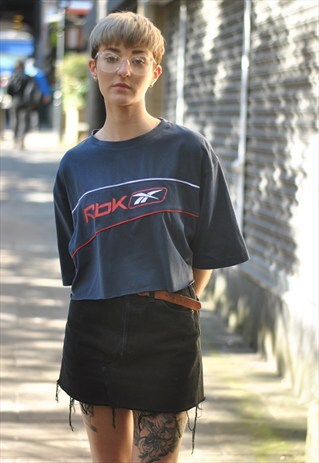 VINTAGE 90S REEBOK CROPPED TSHIRT
