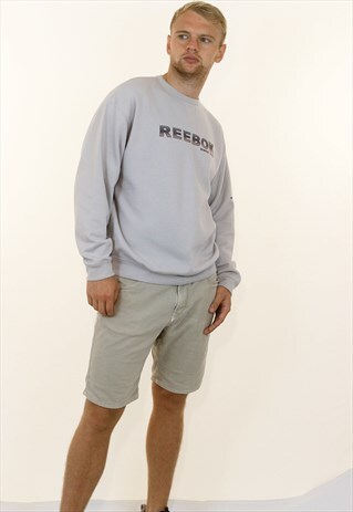 VINTAGE REEBOK SWEATSHIRT