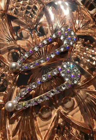 SET OF 2 LARGE DIAMANTE & PEARL FASHION HAIR CLIPS