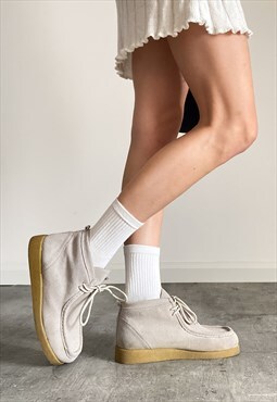 Vintage Y2K 00s suede wallabees inspired  boots in beige