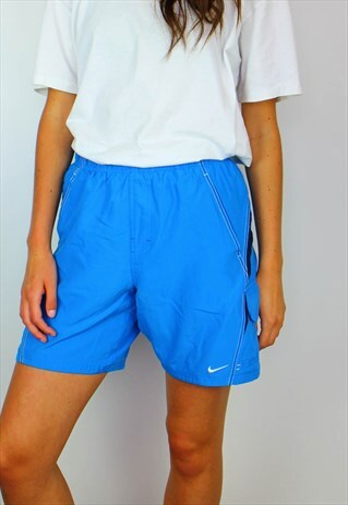 VINTAGE NIKE SHORTS W LOGO FRONT & BACK W UTILITY POCKET