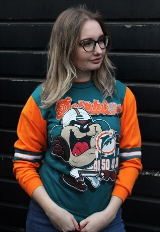 VINTAGE MIAMI DOLPHINS NFL LOONEY TUNES SWEATER
