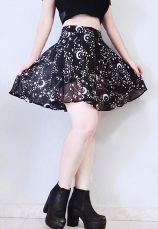STAR PRINTED PLEATED GOTHIC SKIRT