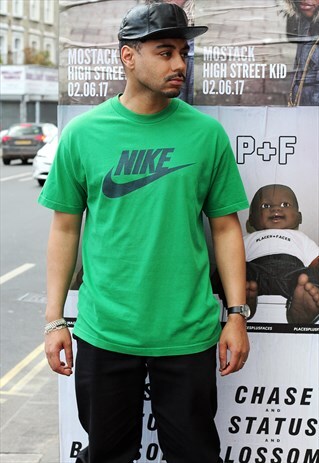 VINTAGE NIKE GREEN T-SHIRT