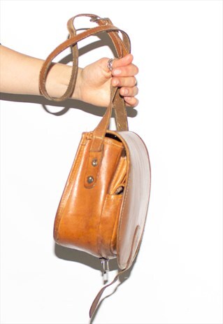 VINTAGE 90'S BROWN LEATHER SADDLE BAG