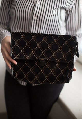VINTAGE 70'S BLACK VELVET PATTERNED CLUTCH BAG