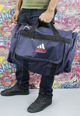 VINTAGE ADIDAS SPORTS BAG. BRANDED SPORTSWEAR. UNISEX.