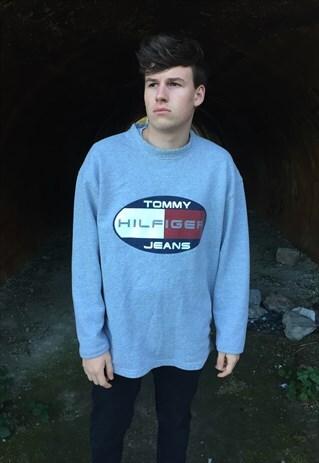 VINTAGE TOMMY HILFIGER SWEATSHIRT