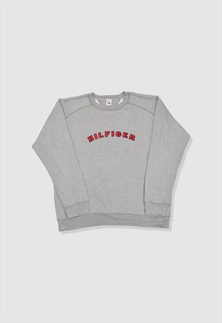 VINTAGE TOMMY HILFIGER EMBROIDERED LOGO SWEATSHIRT IN GREY