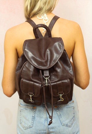 1990S VINTAGE BROWN FAUX VEGAN LEATHER BACKPACK