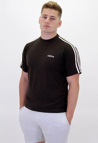 VINTAGE ADIDAS T-SHIRT