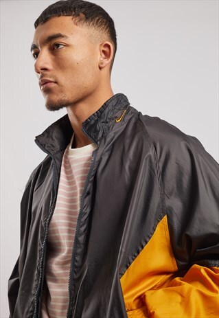 VINTAGE NIKE SHELL JACKET