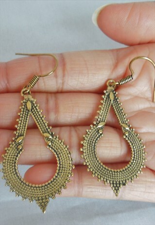 GOLD ANTIQUE LOOK HANGING EARRINGS