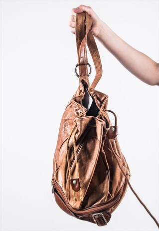 VINTAGE BROWN LEATHER RUCKSACK