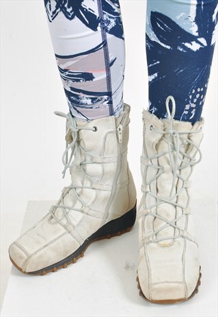 VINTAGE 90'S SUEDE LEATHER WARM BOOTS IN WHITE