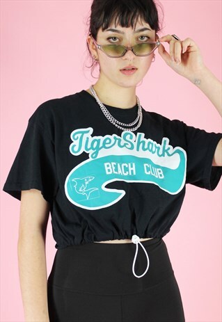 VINTAGE 90S REWORKED CROP TOP IN BLACK WITH BEACH CLUB PRINT