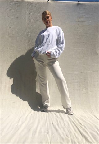 LOVE SOME MORE SWEATSHIRT IN WHITE