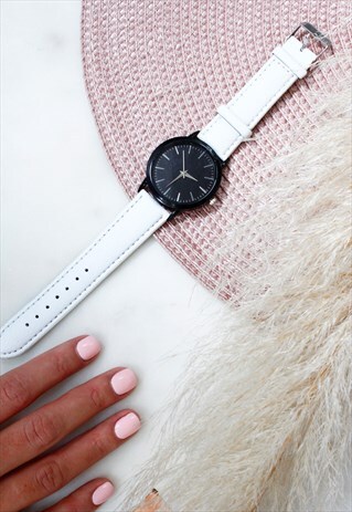 BLACK FACE FRAME WHITE STRAP WATCH