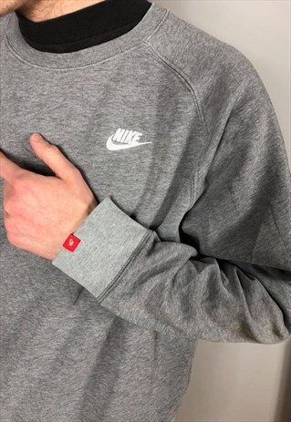 NIKE GREY SWEATSHIRT