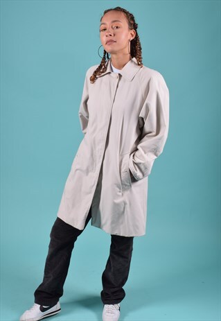 VINTAGE BURBERRY BEIGE TRENCH COAT