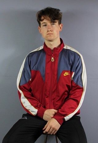 VINTAGE NIKE WINDBREAKER JACKET IN RED WITH EMBROIDERED LOGO