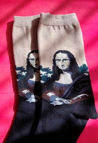 VINTAGE INSPIRED SOCKS WITH MONA LISA PRINT IN BEIGE BLACK